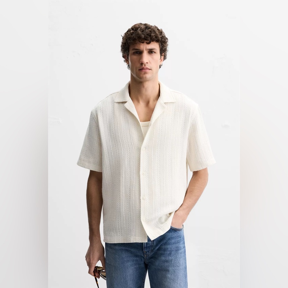 Zara Men's Classic textured flowy Shirt
